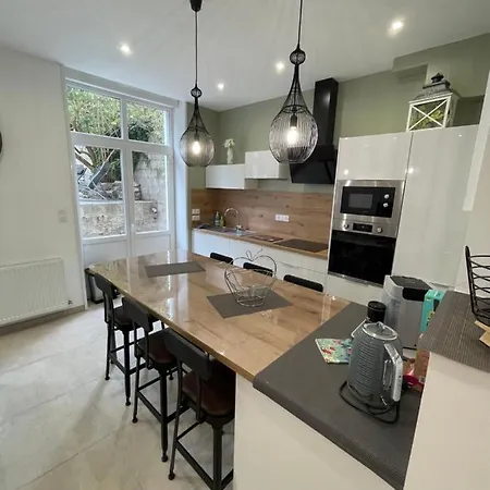 Au Beau Duplex De La Basilique Lägenhet