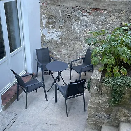Au Beau Duplex De La Basilique Апартаменты *